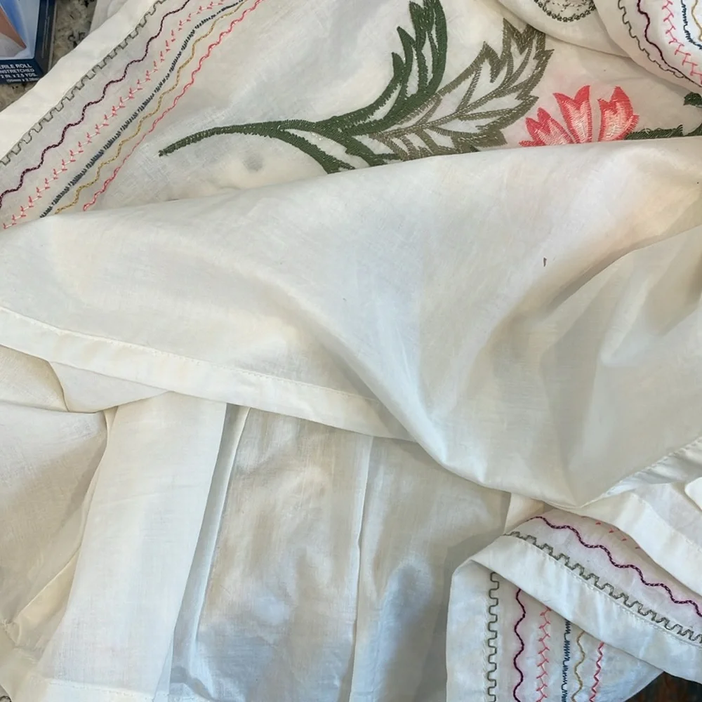 Talbots fully lined Aline cream embroidered flower side zip skirt - Picture 13 of 14